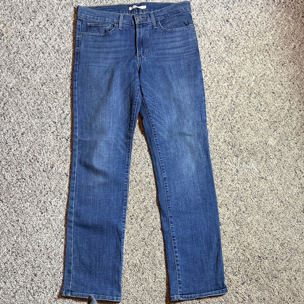 Levi’s Women's Slimming Straight Blue Denim Jeans W30 L32